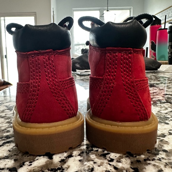 Red and black toddler Timberland boots - Picture 4 of 7